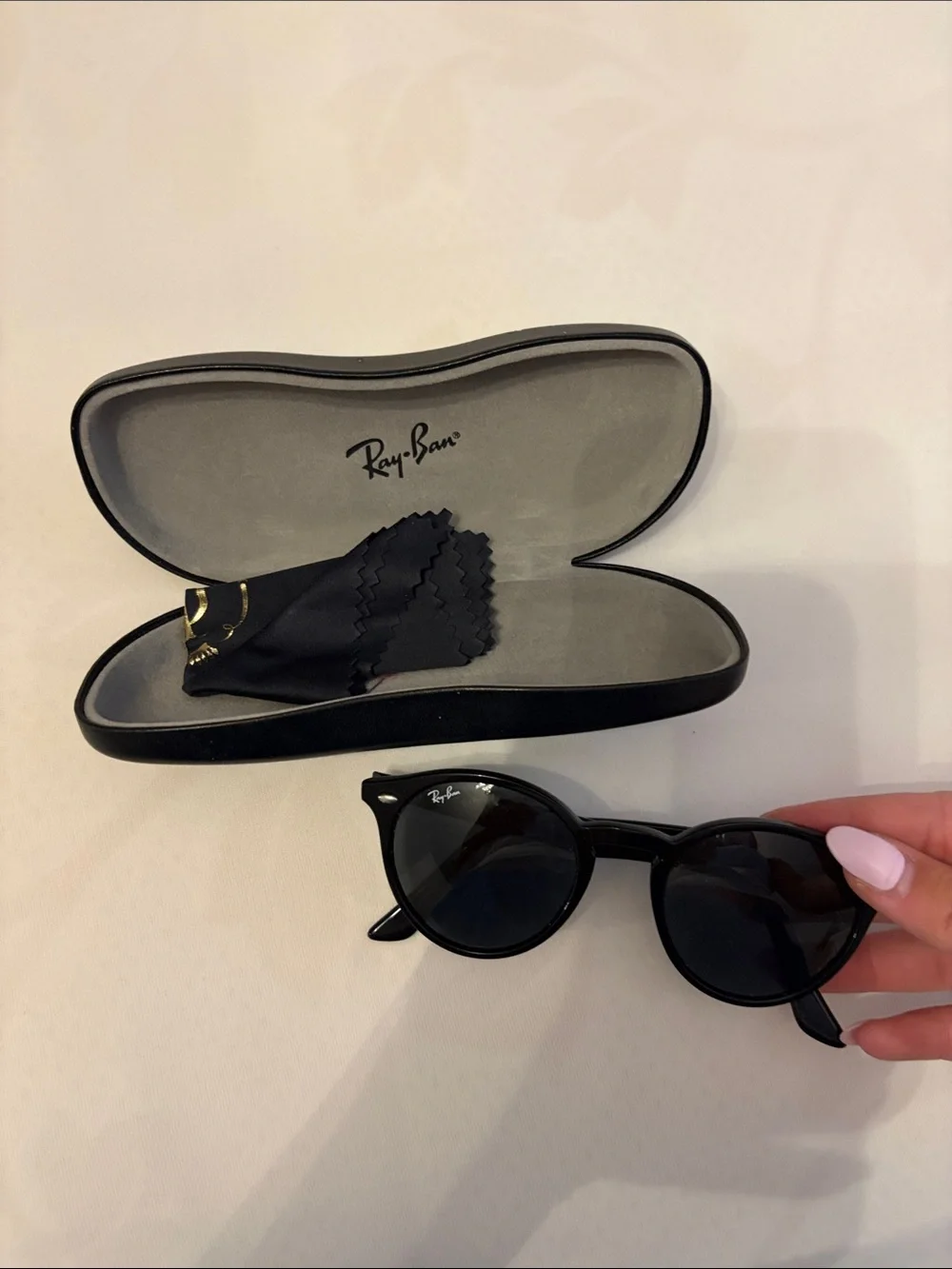 Ray-Ban Black Frame Green Lens Round Sunglasses RB2180